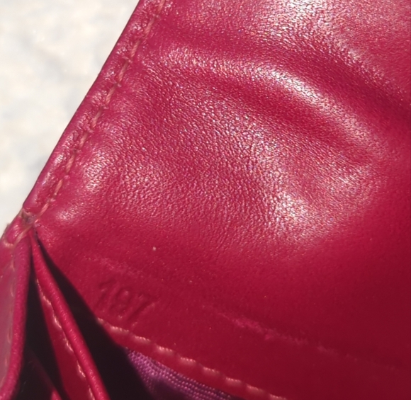 Miu Miu Authentic Pink Patent Leather Croc-Embossed Chain Wallet Luxury - Picture 8 of 10